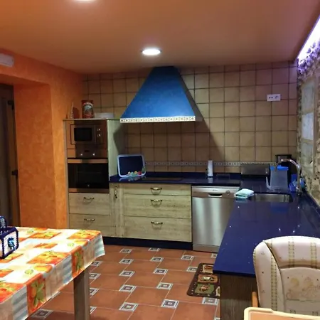 House - 3 Bedrooms With Pool - 04091 *